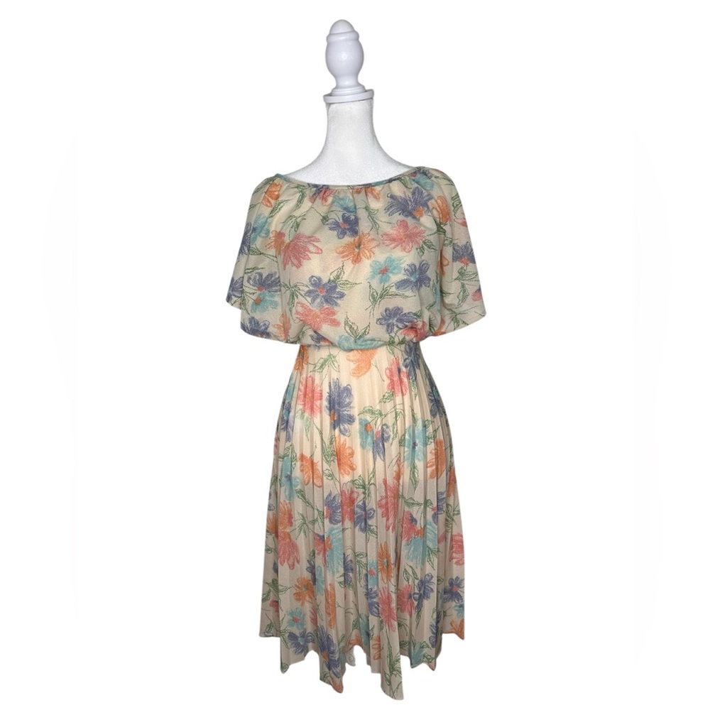 Vintage 70s handmade Floral Pleated Midi Dress in Cream with Pastel Blooms - Picture 2 of 13
